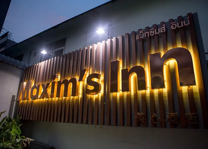 Maxim\'s Inn